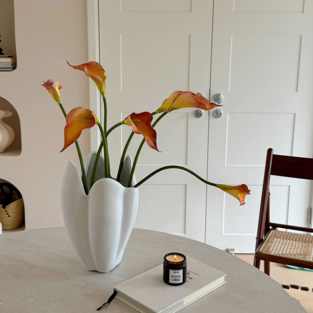 Fanmu Ceramic Flower Vase Sculptural
