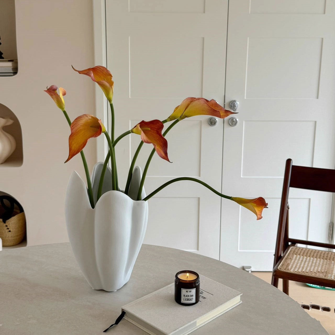 Fanmu Ceramic Flower Vase Sculptural