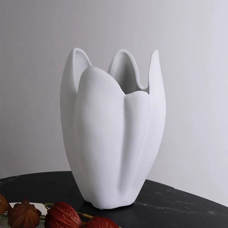Fanmu Ceramic Flower Vase Sculptural