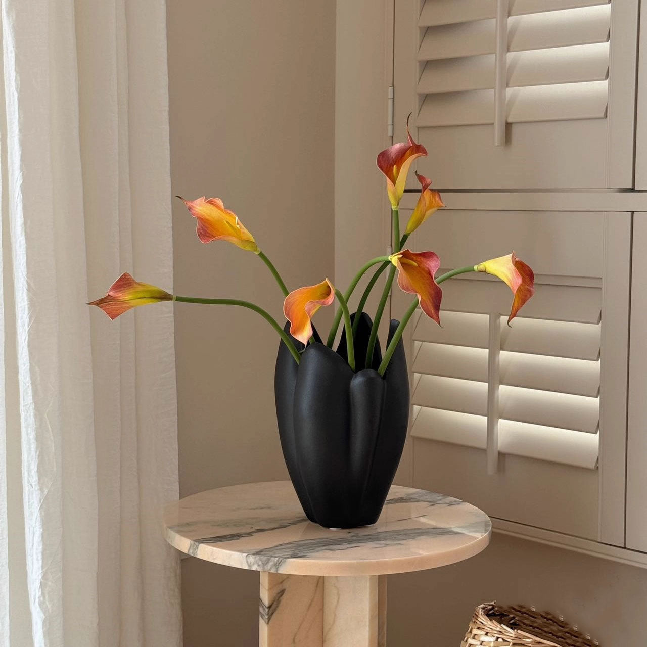 Fanmu Ceramic Flower Vase Sculptural
