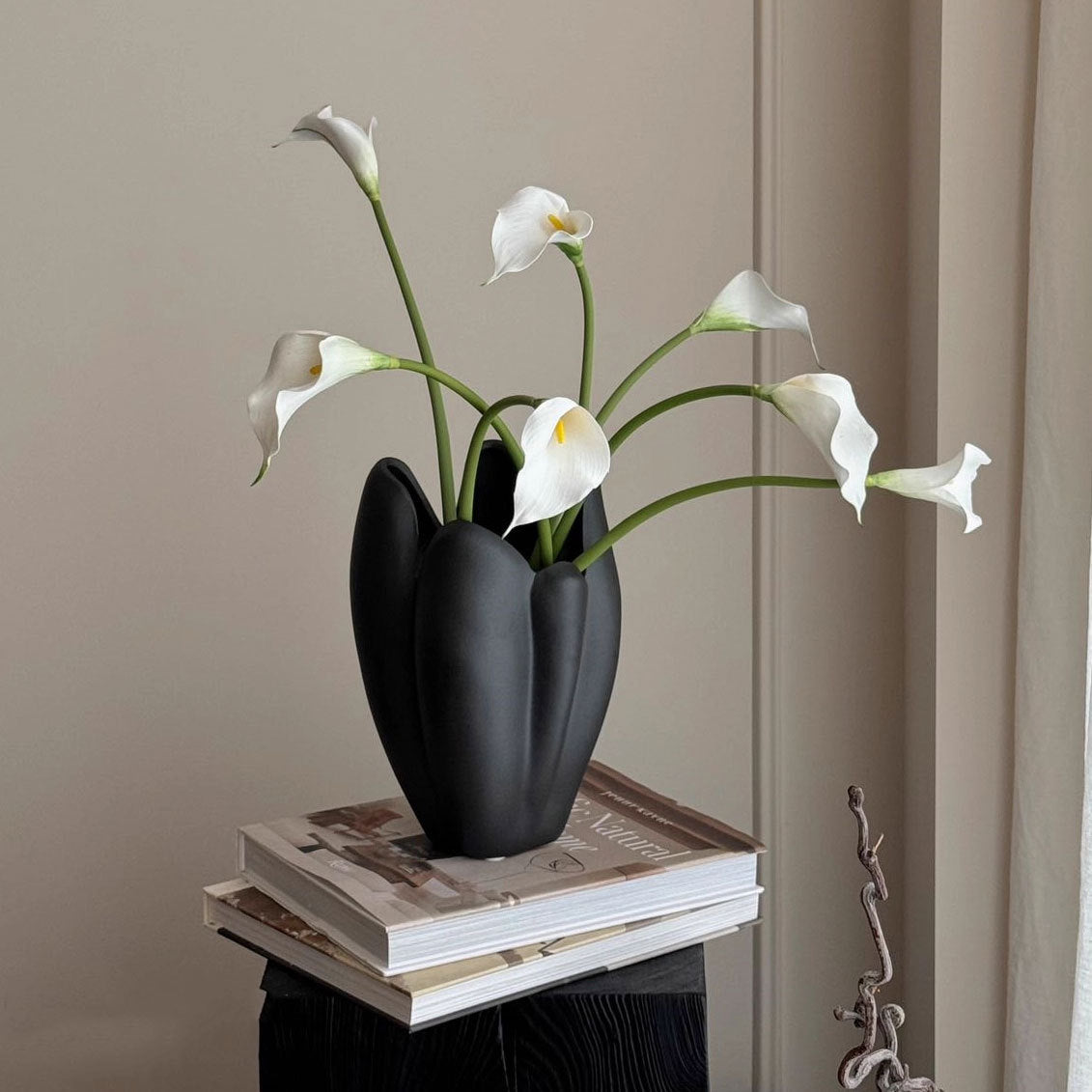 Fanmu Ceramic Flower Vase Sculptural